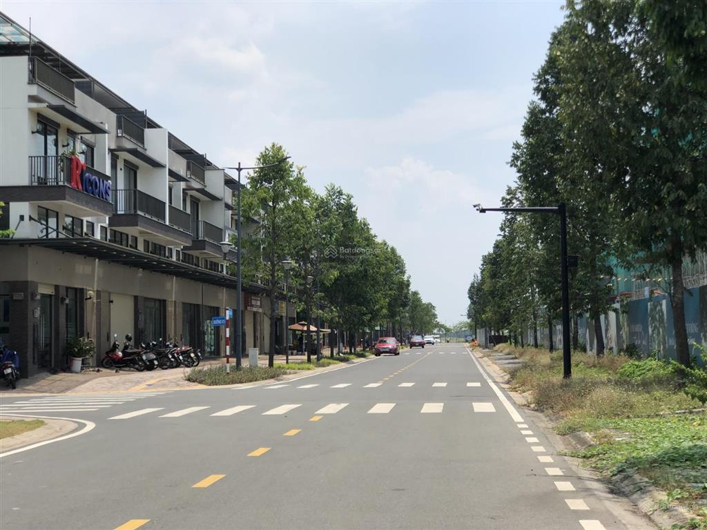 Bán gấp shophouse (giá tốt )gần vịnh harbour  kdt waterpoint  bến lức long an