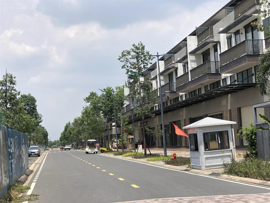Bán gấp shophouse (giá tốt )gần vịnh harbour  kdt waterpoint  bến lức long an