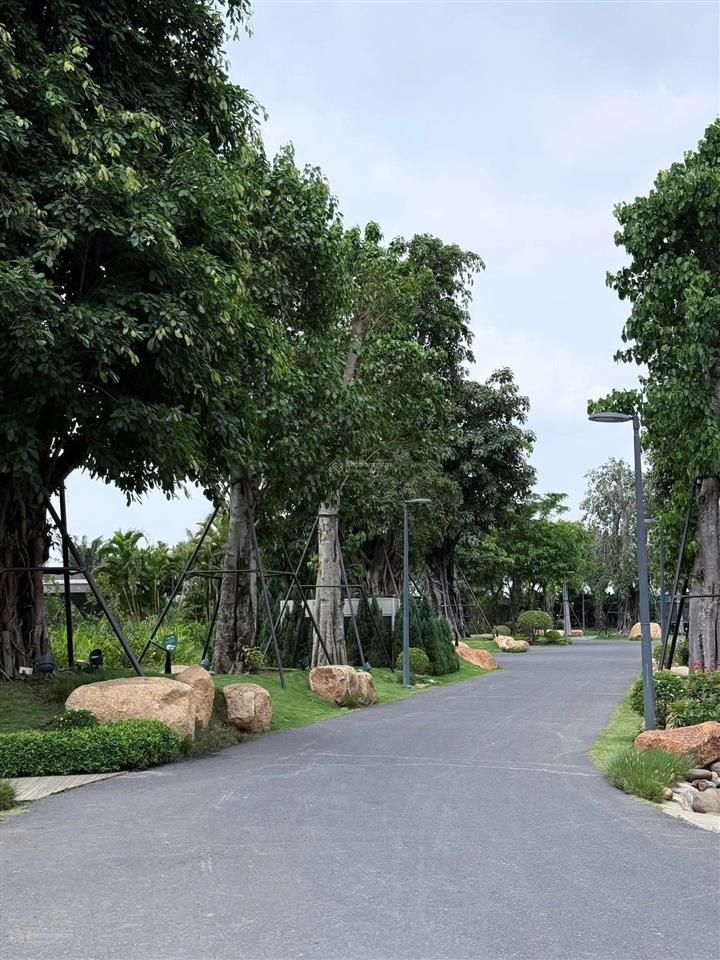 Bán gấp biệt thự song lập hàng hiếm  giá tốt chỉ 11,2 tỷ tại eco retreat bến lức long an
