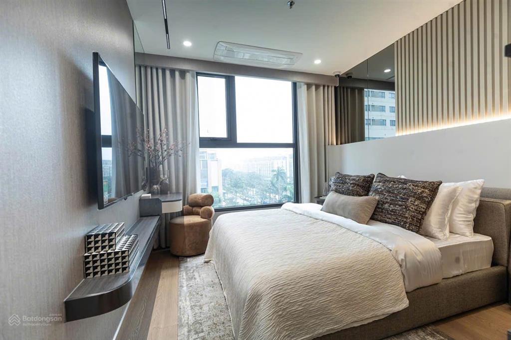 Cần bán căn 3pn the charm trong tháng 5 | dt 91.5m2 tầng cao view thoáng | giá 7.7 tỷ