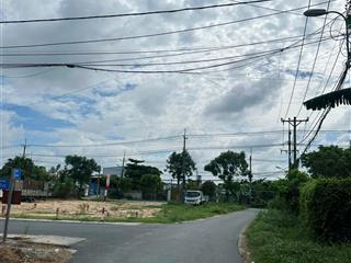 Chủ kẹt lắm mới bán. nằm ở trung tâm củ chi cách vinhome hóc môn 3km, với 132m2 giá 1,350tỷ