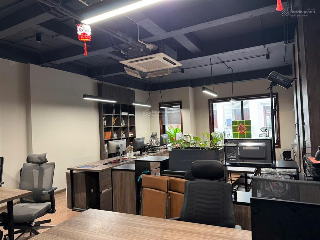 Thuê văn phòng cực đẹp 90 nguyễn tuân
