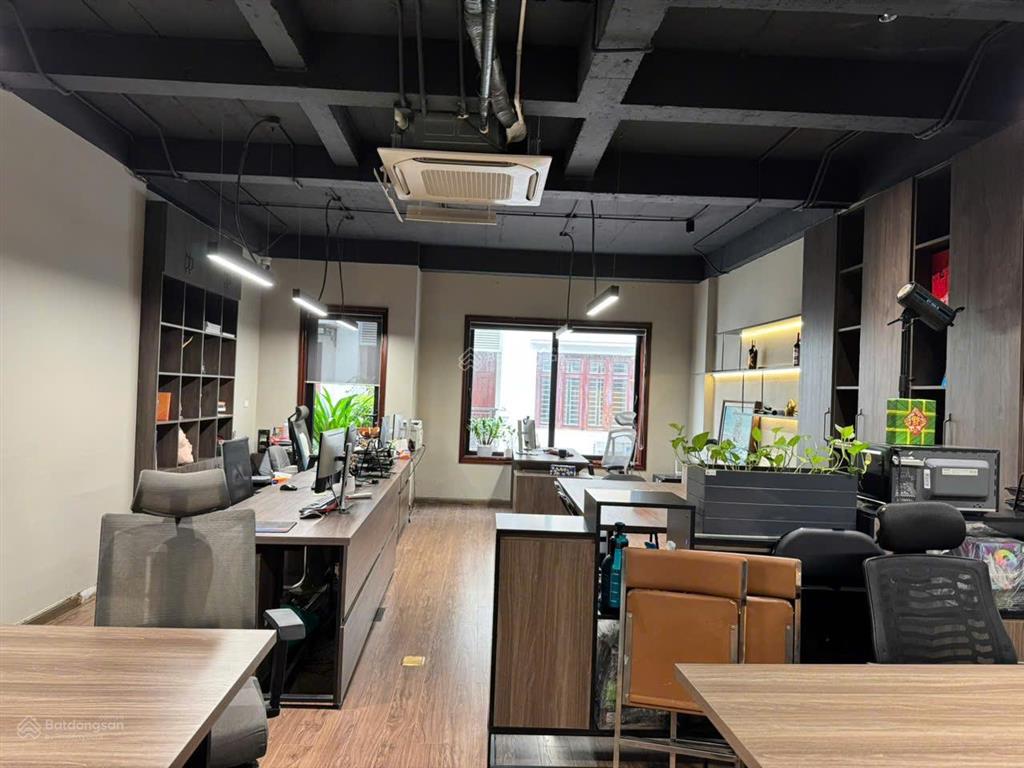 Thuê văn phòng cực đẹp 90 nguyễn tuân