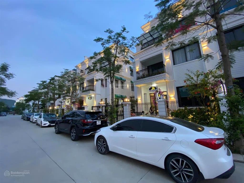 Bán biệt thự mặt biển bãi cháy, hạ long, full nội thất giá rẻ nhất thị trường, sổ hồng lâu dài