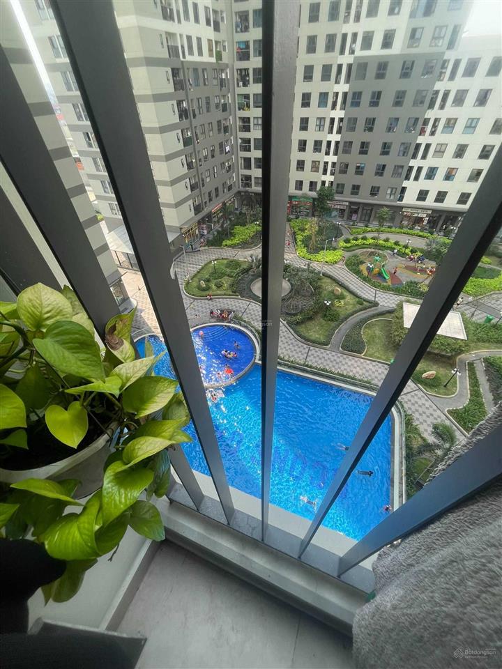 Rổ hàng bcons garden căn 2pn giá bán 1 tỷ 750tr bao thuế phí sang tên sổ hồng