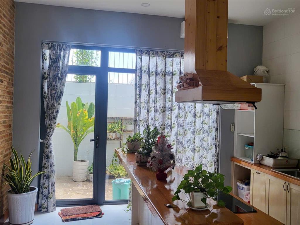 Chủ gửi bán căn nhà vườn tâm huyết, tọa lạc khu tái định cư thái lạc.