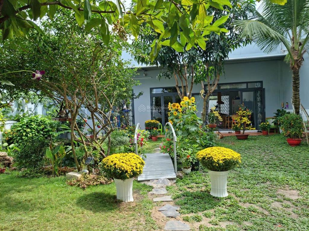 Chủ gửi bán căn nhà vườn tâm huyết, tọa lạc khu tái định cư thái lạc.