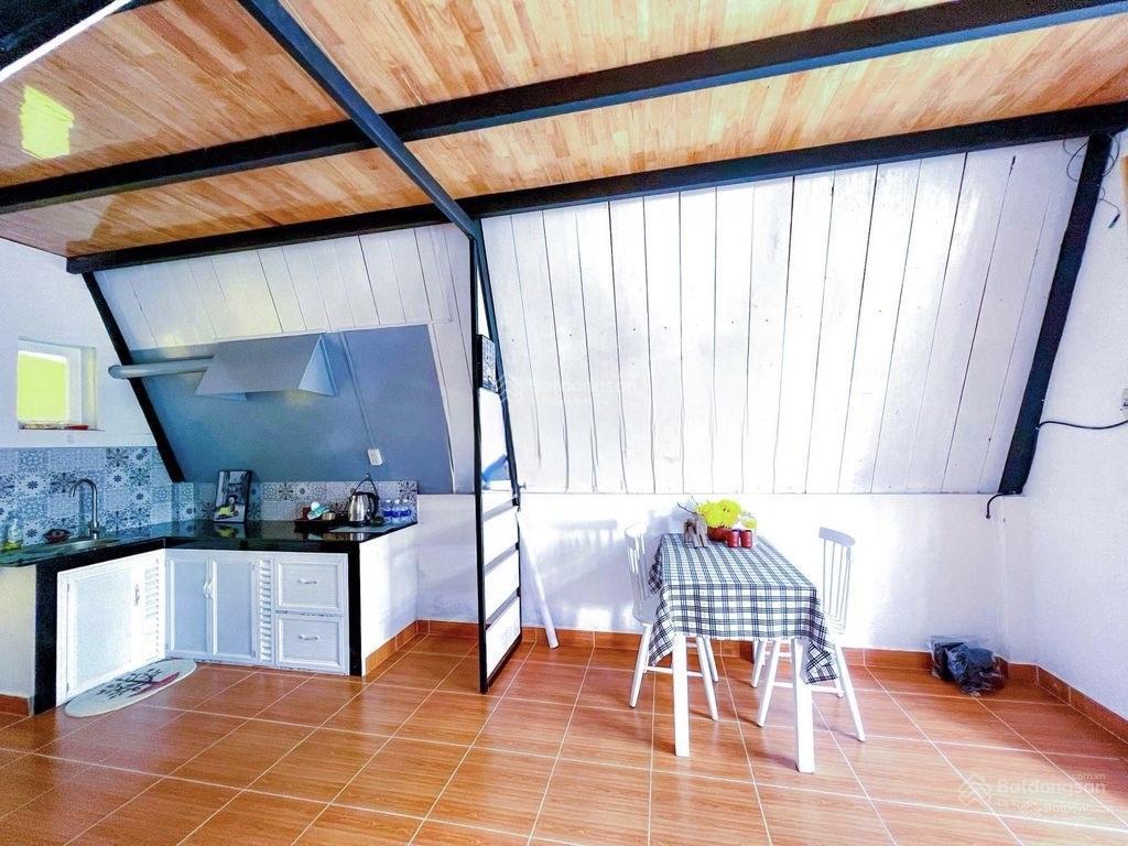 Bán lỗ nhà tâm huyết 235m2 có sân vườn giá rẻ