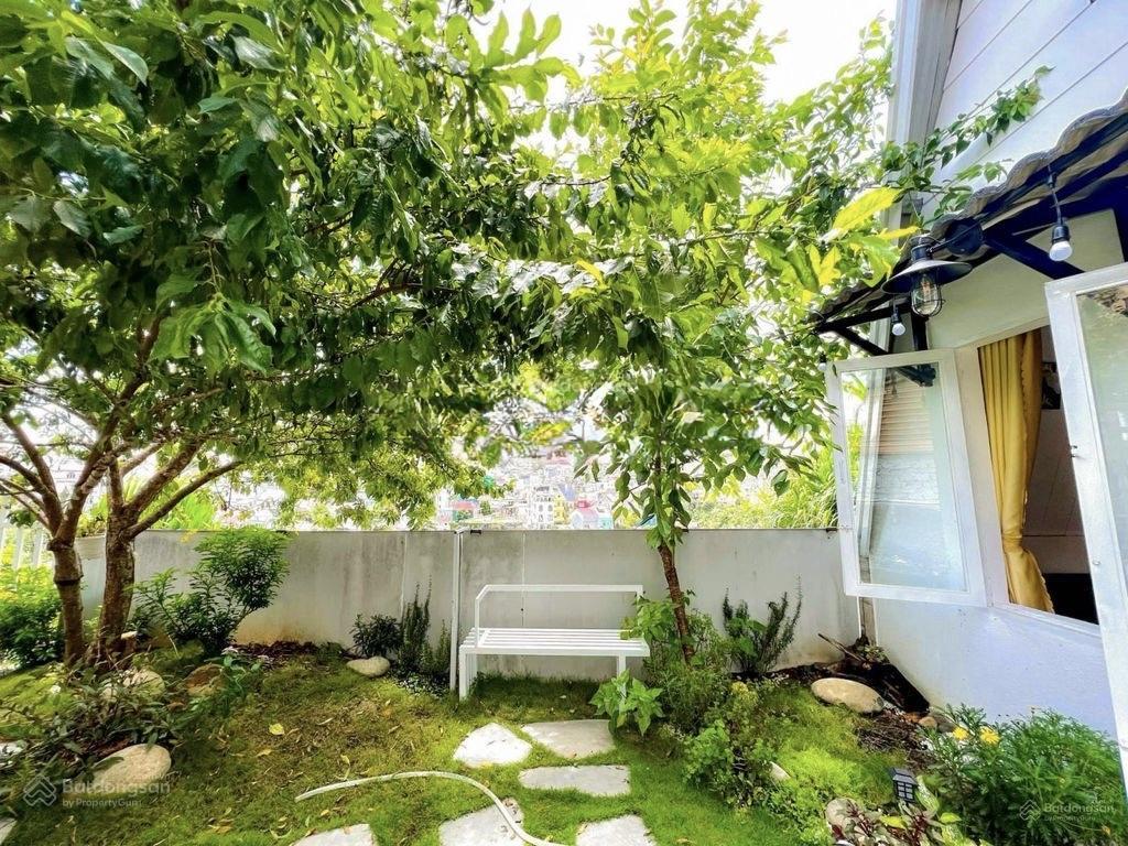 Bán lỗ nhà tâm huyết 235m2 có sân vườn giá rẻ