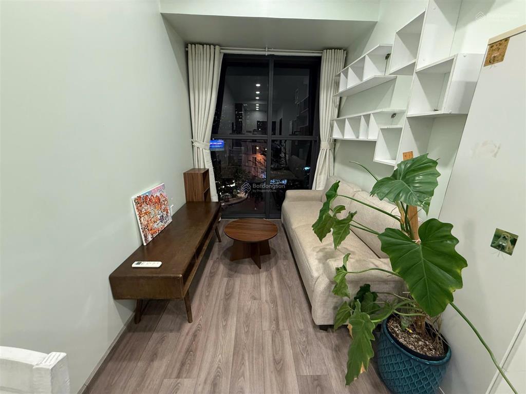 Trống sẵn studio siêu xinh và yên tĩnh, nội thất đầy đủ, rộng 37m2, giá 13 triệu,tại the sun avenue