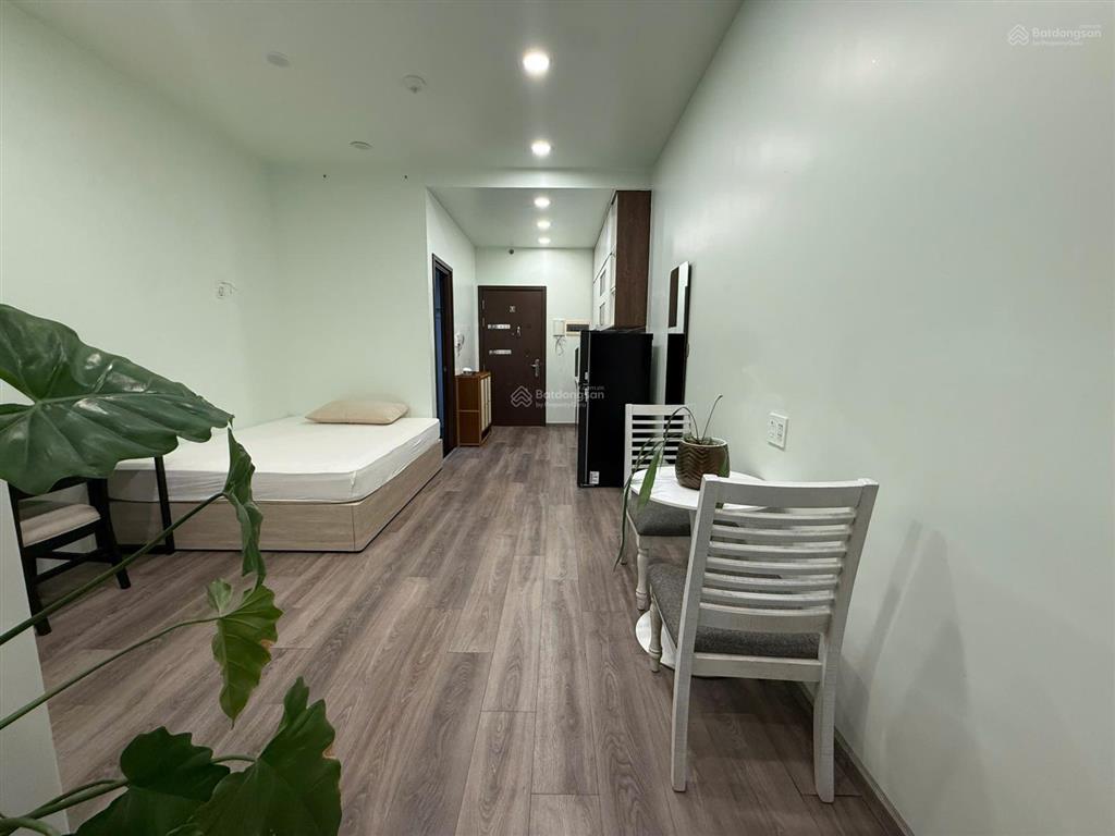 Trống sẵn studio siêu xinh và yên tĩnh, nội thất đầy đủ, rộng 37m2, giá 13 triệu,tại the sun avenue
