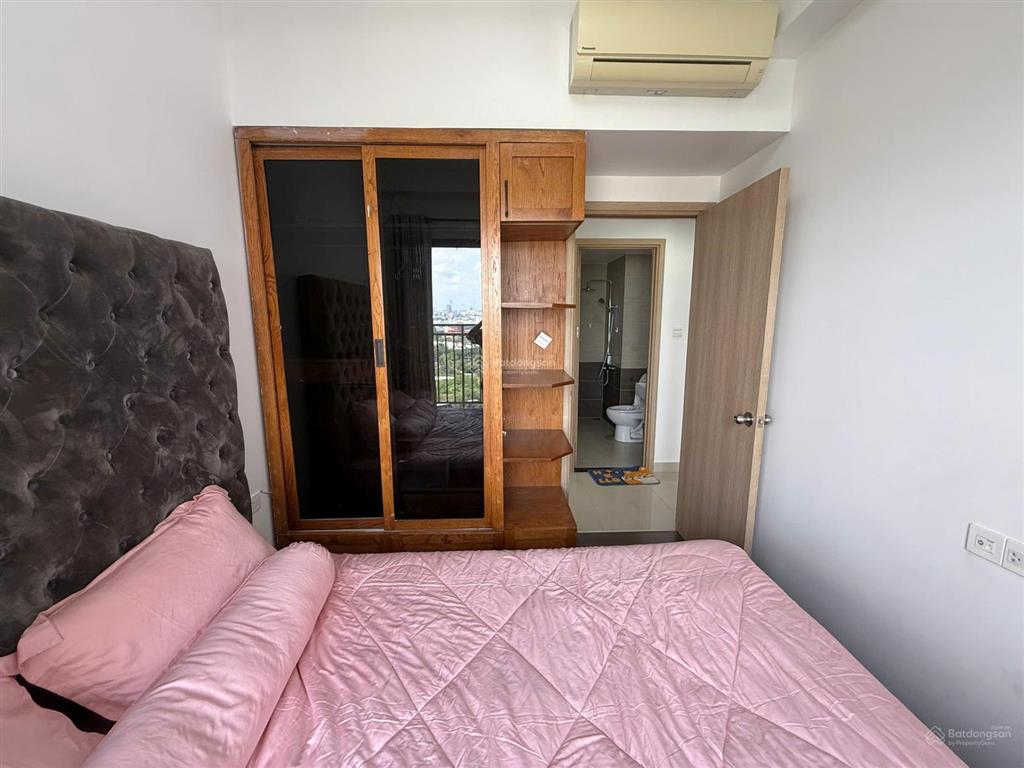 Săn 2 phòng ngủ 73m2 với nội thất tiện nghi, giá 18 triệu tại the sun avenue.