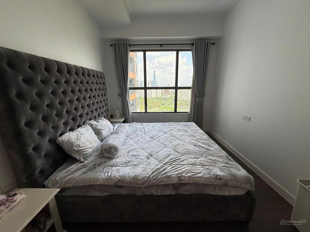 Săn 2 phòng ngủ 73m2 với nội thất tiện nghi, giá 18 triệu tại the sun avenue.