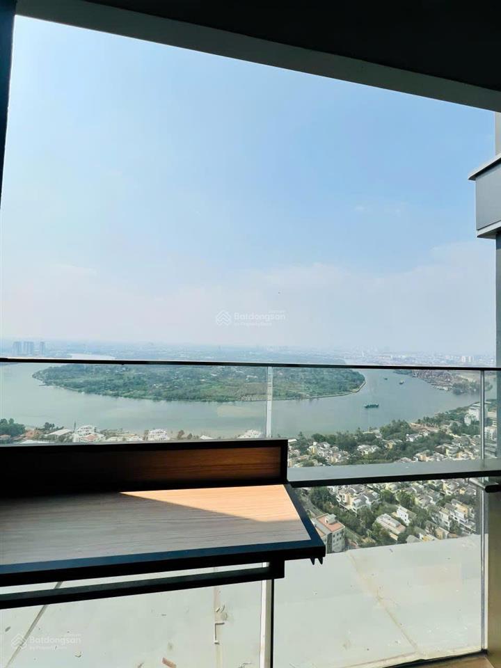Một trong căn hiếm 3 phòng ngủ tại lumiere riverside, nội thất đầy đủ, view sông, giá chỉ 55 triệu.