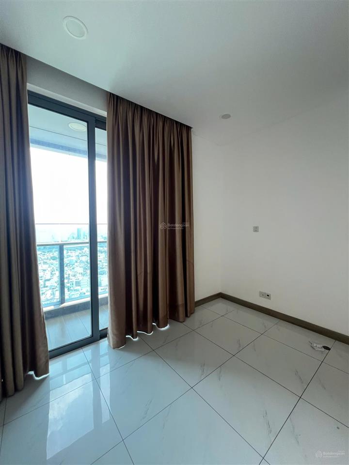 Trống căn hộ 1 phòng ngủ tầng cao, nội thất cơ bản tại sunwah pearl với mức giá 20 triệu.