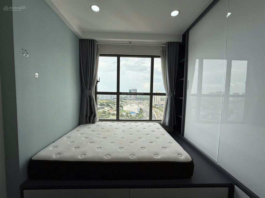 View sông, căn 3pn 96m² full nội thất tại the sun avenue, giá bán 9 tỷ