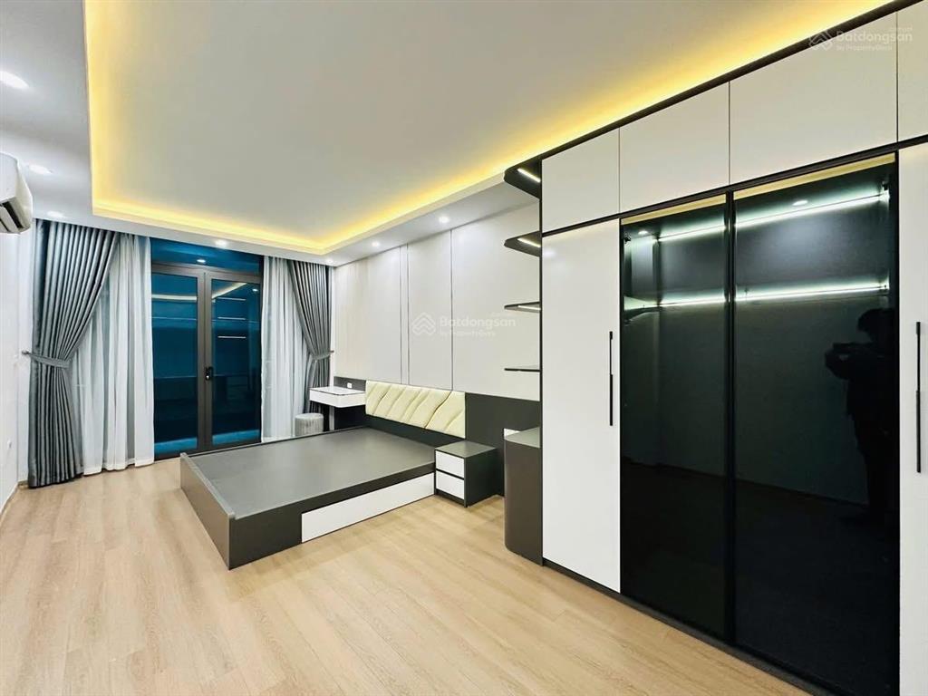 Chính chủ bán nhà đào tấn ba đình 6 tầng thang máy 10m ra phố giá 17 tỷ