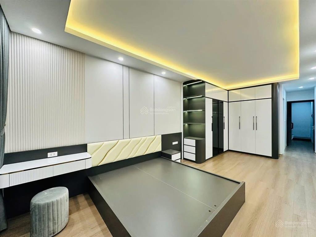 Chính chủ bán nhà đào tấn ba đình 6 tầng thang máy 10m ra phố giá 17 tỷ