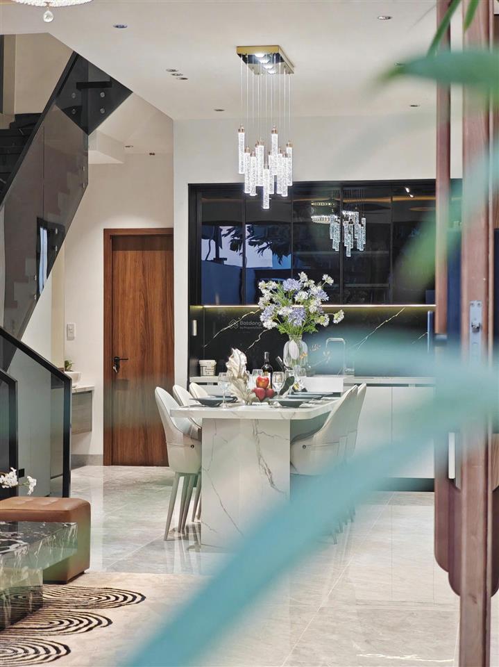 Hot! cơ hội sở hữu ngay nhà 3 tầng siêu đẹp hòa xuân, tiện ích đầy đủ, vị trí thuận lợi