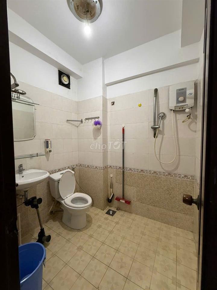 Cho thuê CH Tôn Thất Thuyết 2PN 1WC quận 4