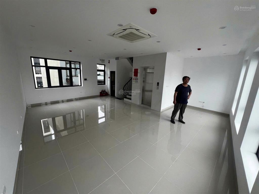Cho thuê tòa nhà văn phòng / kinh doanh 4 tầng tại 458 trường chinh mt 7.5m, có thang máy, đủ pccc