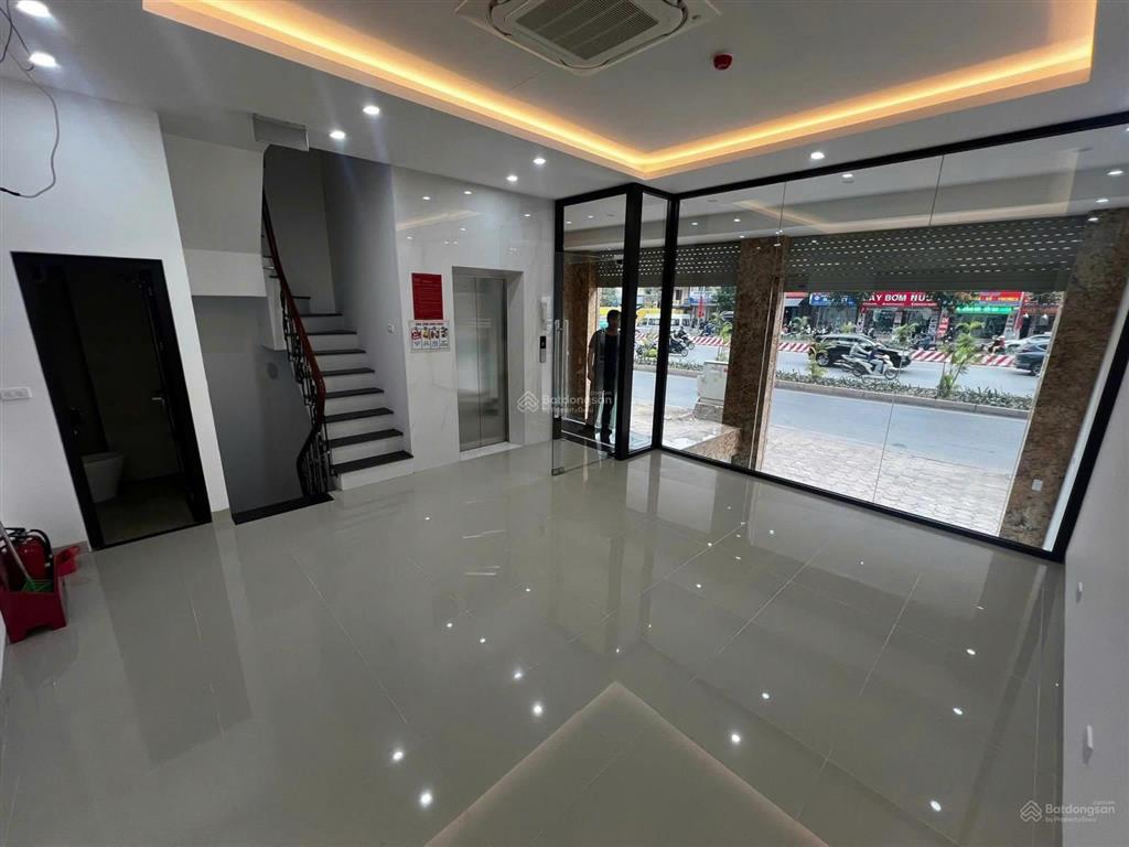 Cho thuê tòa nhà văn phòng / kinh doanh 4 tầng tại 458 trường chinh mt 7.5m, có thang máy, đủ pccc