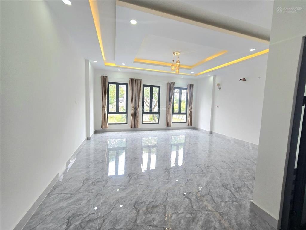 Bán nhà rẻ ngộp mặt tiền đường d1 khu đô thị five star eco city . nhà hoàn công shr .cho thuê ngay