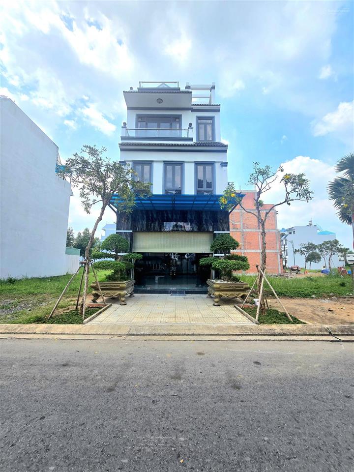 Bán nhà rẻ ngộp mặt tiền đường d1 khu đô thị five star eco city . nhà hoàn công shr .cho thuê ngay