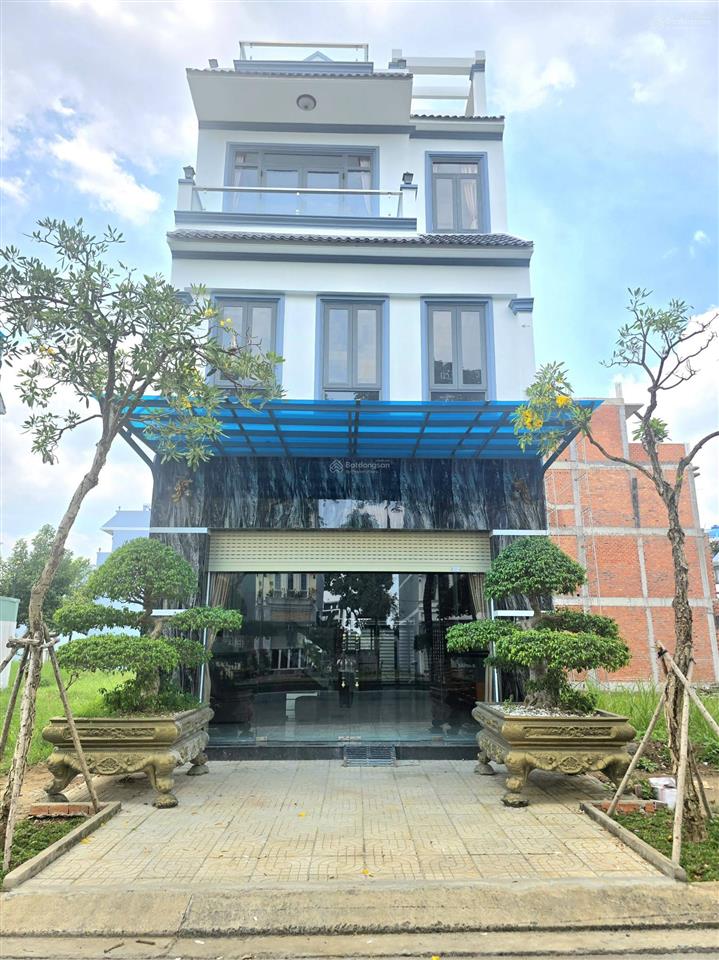 Bán nhà rẻ ngộp mặt tiền đường d1 khu đô thị five star eco city . nhà hoàn công shr .cho thuê ngay