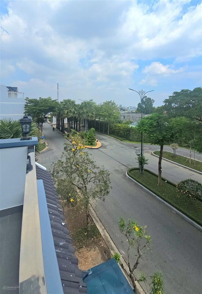 Bán nhà rẻ ngộp mặt tiền đường d1 khu đô thị five star eco city . nhà hoàn công shr .cho thuê ngay