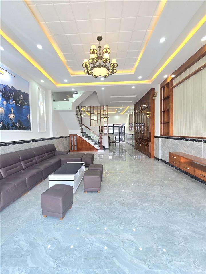 Bán nhà rẻ ngộp mặt tiền đường d1 khu đô thị five star eco city . nhà hoàn công shr .cho thuê ngay