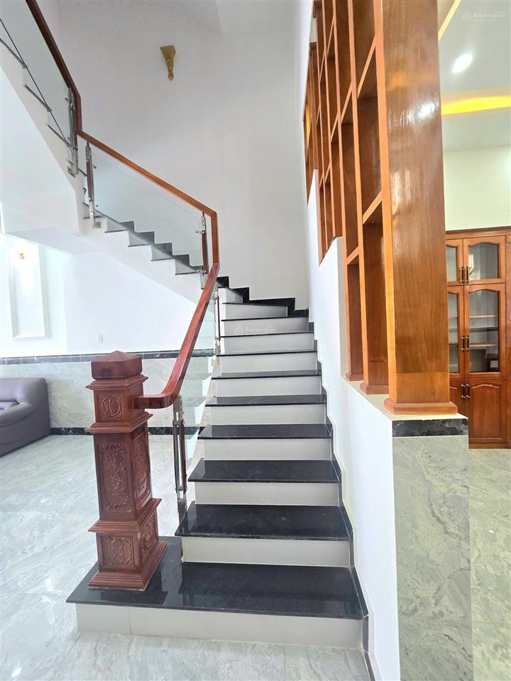 Bán nhà rẻ ngộp mặt tiền đường d1 khu đô thị five star eco city . nhà hoàn công shr .cho thuê ngay