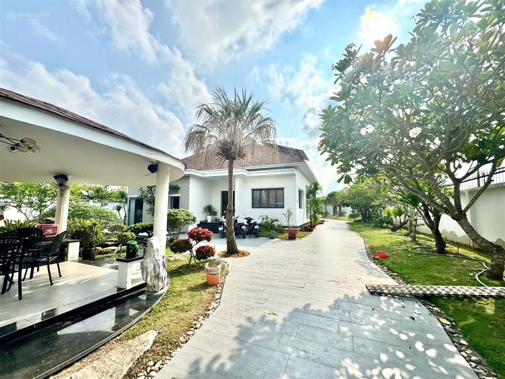 Bán nhà vườn biệt thự gần chợ bình chánh. biệt thự vườn dành cho đại gia lắm tiền