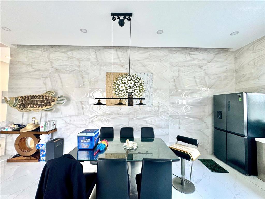 Bán nhà vườn biệt thự gần chợ bình chánh. biệt thự vườn dành cho đại gia lắm tiền