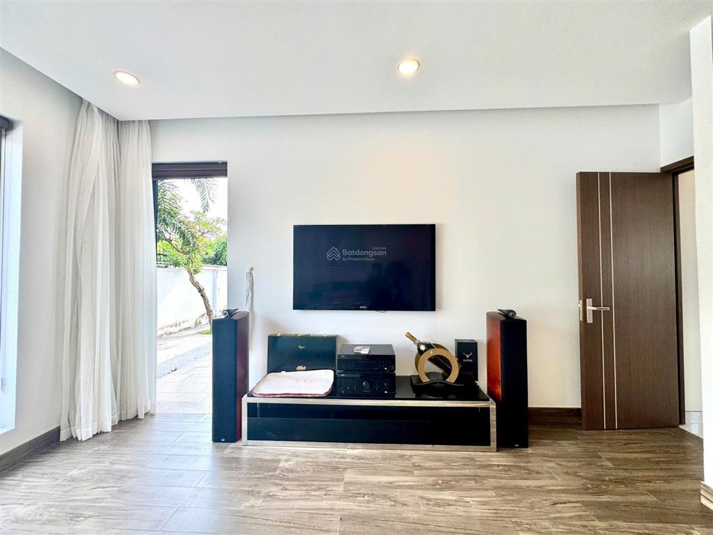 Bán nhà vườn biệt thự gần chợ bình chánh. biệt thự vườn dành cho đại gia lắm tiền