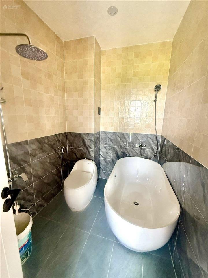 Bán nhà phố 1trêt 1 lầu tại the sol city, 3,98 tỷ, 92,5 m2, 4pn, 4wc, hướng đb