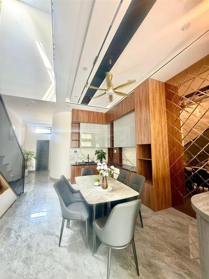 Bán nhà phố 1trêt 1 lầu tại the sol city, 3,98 tỷ, 92,5 m2, 4pn, 4wc, hướng đb