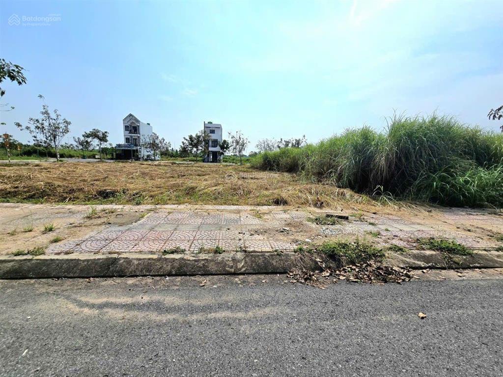 Bán đất nền ngộp khu đô thị the sol city. đất đối diện công viên trường học. shr công chứng ngay