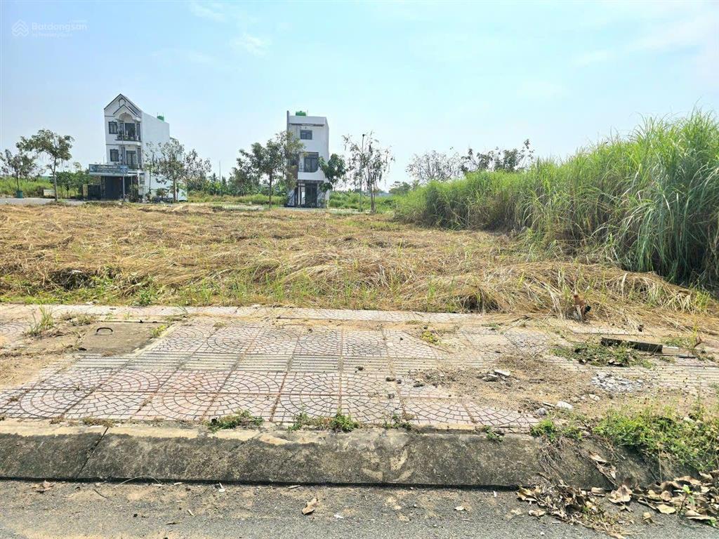 Bán đất nền ngộp khu đô thị the sol city. đất đối diện công viên trường học. shr công chứng ngay