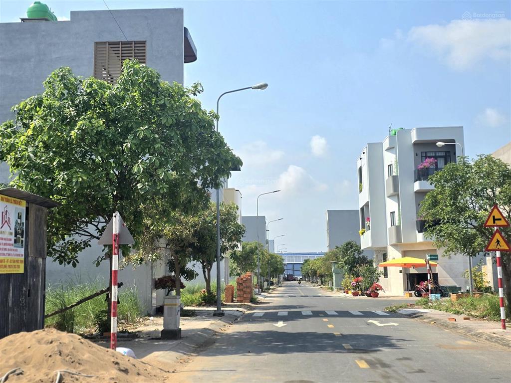 Bán đất nền ngộp khu đô thị the sol city. đất đối diện công viên trường học. shr công chứng ngay
