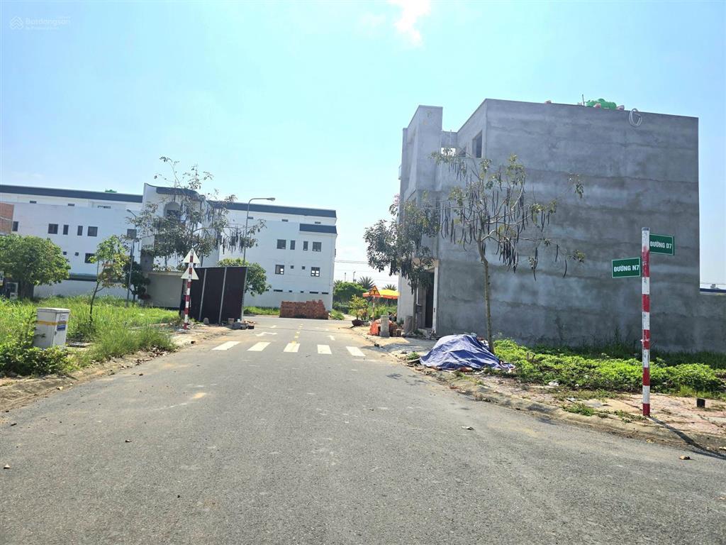 Bán đất nền ngộp khu đô thị the sol city. đất đối diện công viên trường học. shr công chứng ngay