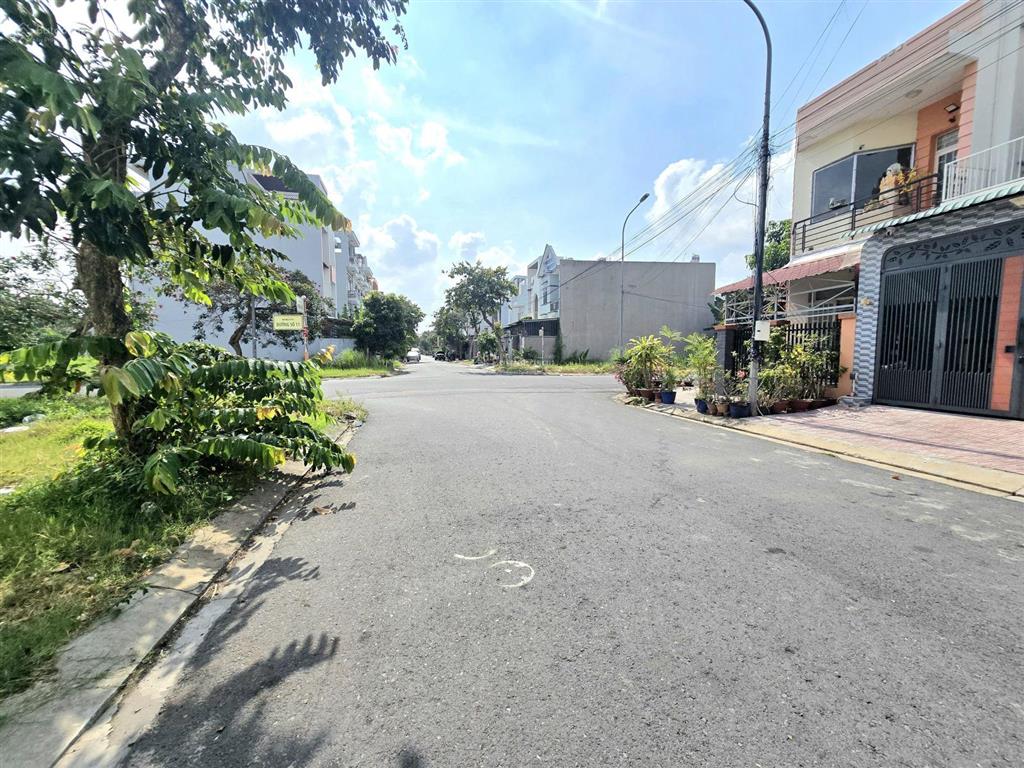 Bán đất ngộp khu đô thị năm sao 1. chủ cần bán nhanh trả nợ bank , đất shr công chứng ngay