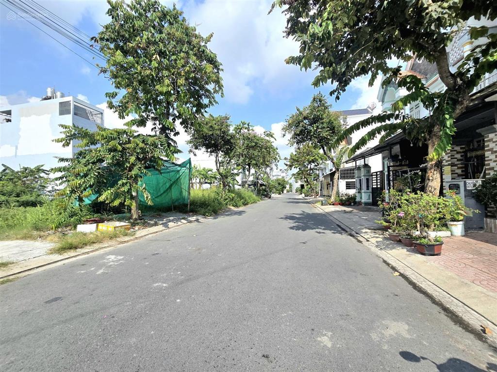 Bán đất ngộp khu đô thị năm sao 1. chủ cần bán nhanh trả nợ bank , đất shr công chứng ngay