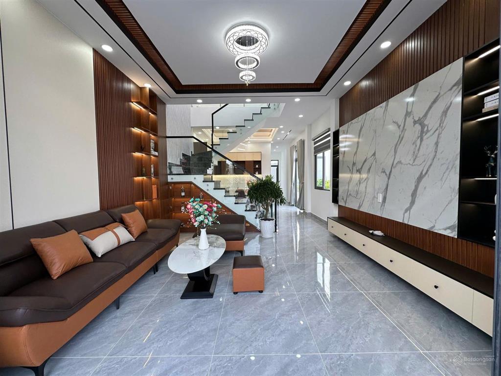 Bán căn góc nhà mới đườg bờ đế gần kđt năm sao .nhà mới giá rẻ shr hoàn công đầy đủ .tặng nội thât