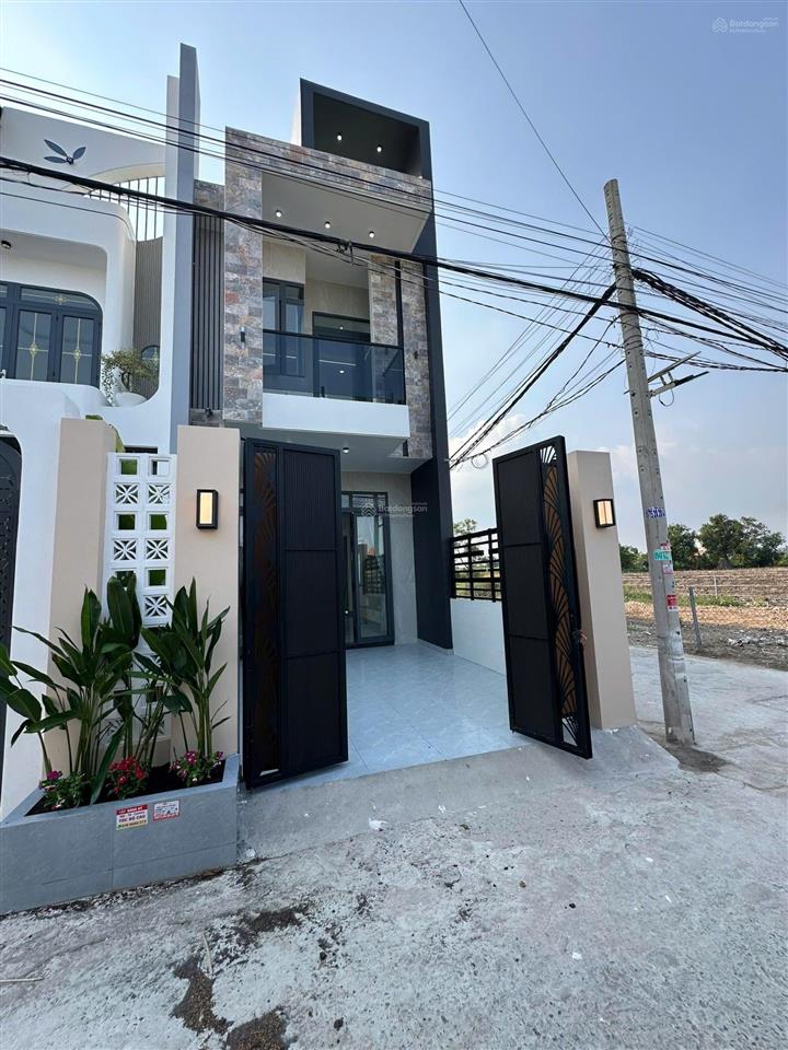 Bán căn góc nhà mới đườg bờ đế gần kđt năm sao .nhà mới giá rẻ shr hoàn công đầy đủ .tặng nội thât