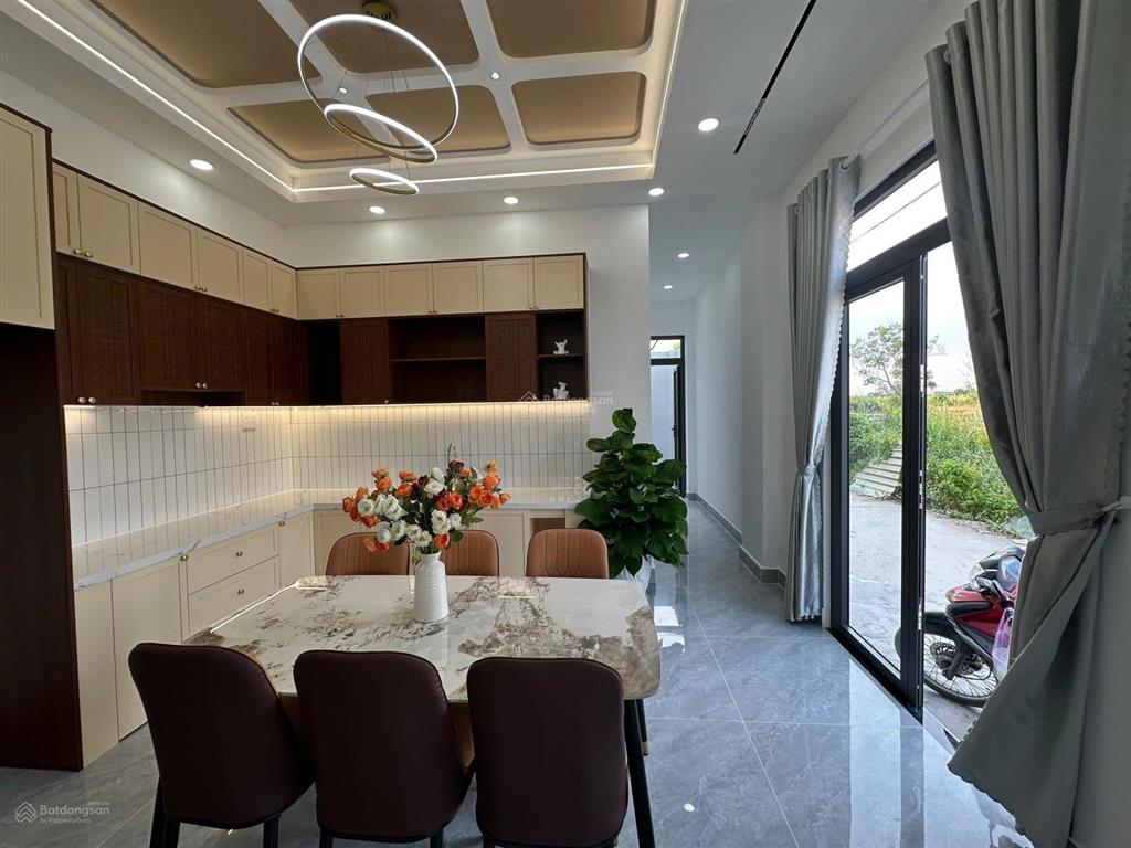 Bán căn góc nhà mới đườg bờ đế gần kđt năm sao .nhà mới giá rẻ shr hoàn công đầy đủ .tặng nội thât