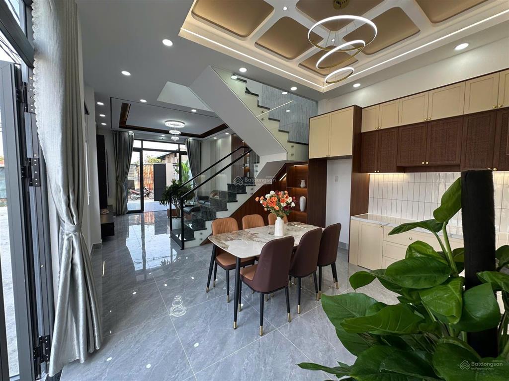 Bán căn góc nhà mới đườg bờ đế gần kđt năm sao .nhà mới giá rẻ shr hoàn công đầy đủ .tặng nội thât