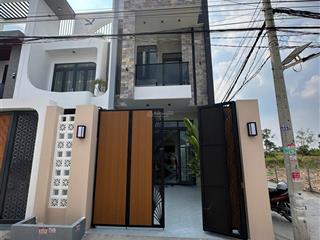 Bán căn góc nhà mới đườg bờ đế gần kđt năm sao .nhà mới giá rẻ shr hoàn công đầy đủ .tặng nội thât