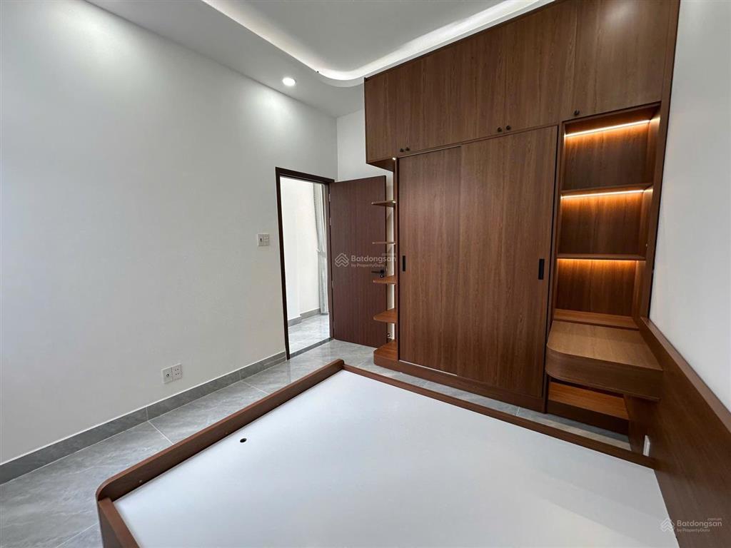 Bán căn góc nhà mới đườg bờ đế gần kđt năm sao .nhà mới giá rẻ shr hoàn công đầy đủ .tặng nội thât