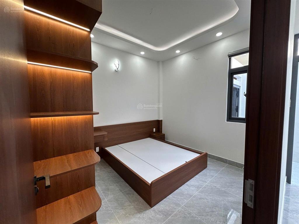 Bán căn góc nhà mới đườg bờ đế gần kđt năm sao .nhà mới giá rẻ shr hoàn công đầy đủ .tặng nội thât